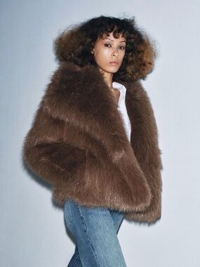 NWT ZARA ZW COLLECTION FAUX FUR SHORT COAT SIZE M